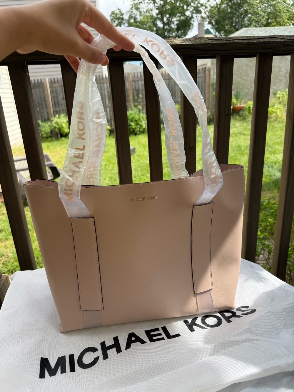 MICHAEL KORS Pale Pink Logo Strap Tote - Picture 11 of 12